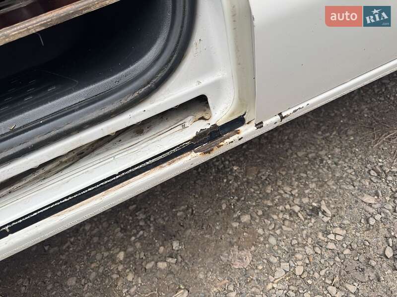 Грузовой фургон Volkswagen Transporter 2012 в Кривом Роге