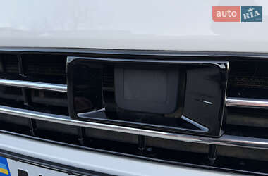Минивэн Volkswagen Transporter 2018 в 