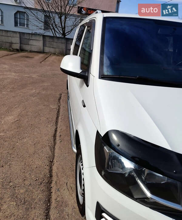 Мінівен Volkswagen Transporter 2015 в Снятині