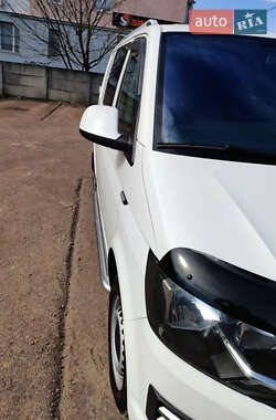 Минивэн Volkswagen Transporter 2015 в 