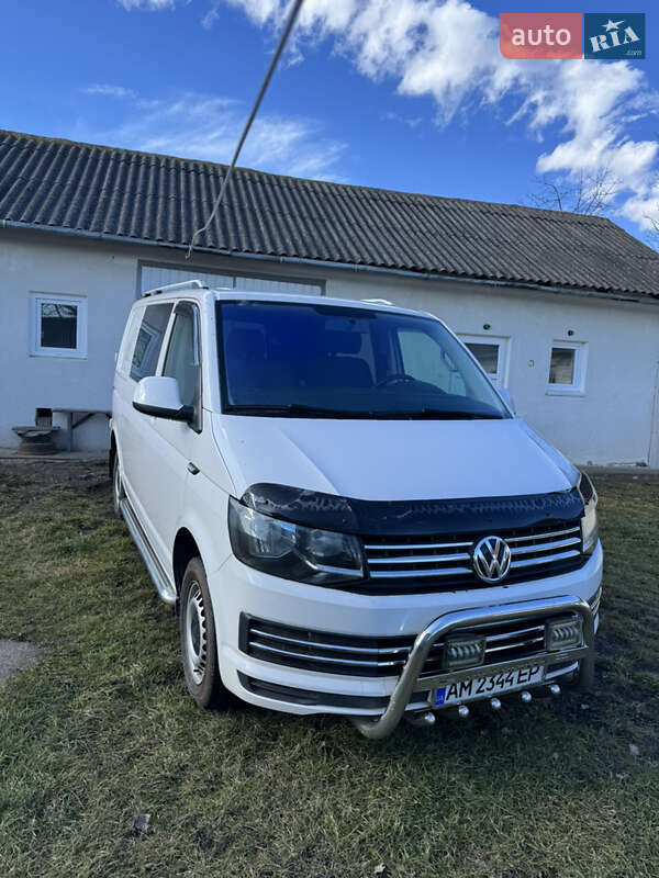 Мінівен Volkswagen Transporter 2015 в Снятині