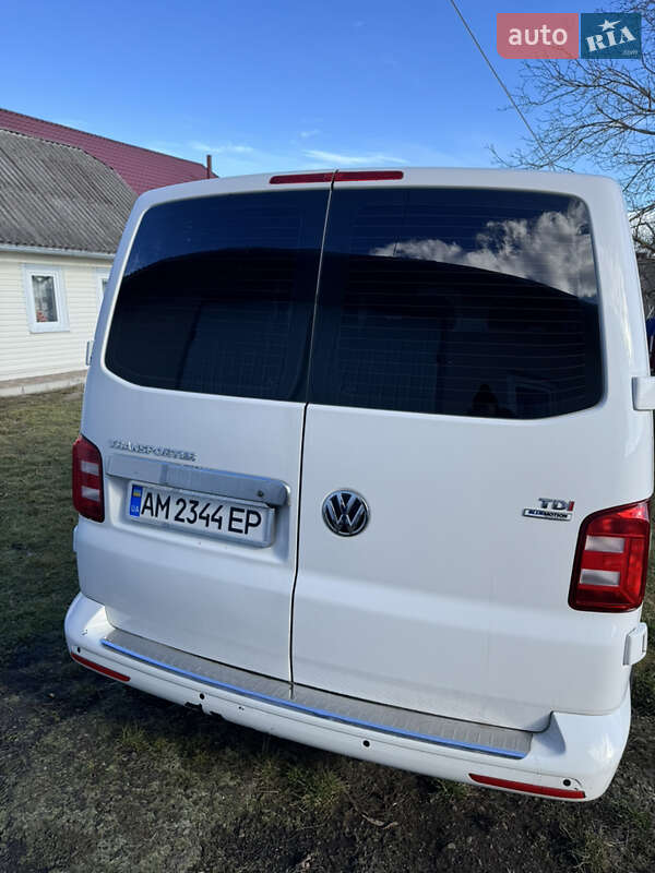 Мінівен Volkswagen Transporter 2015 в Снятині