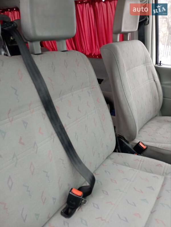 Мінівен Volkswagen Transporter 2002 в Ізяславі