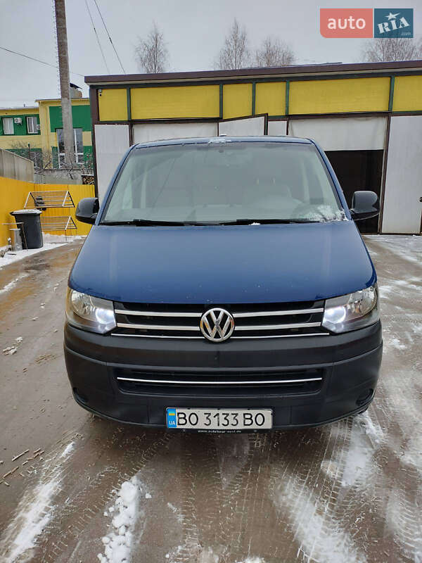 Вантажний фургон Volkswagen Transporter 2014 в Тернополі