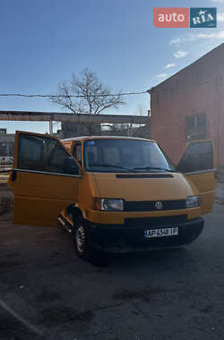 Вантажний фургон Volkswagen Transporter 2001 в Ужгороді