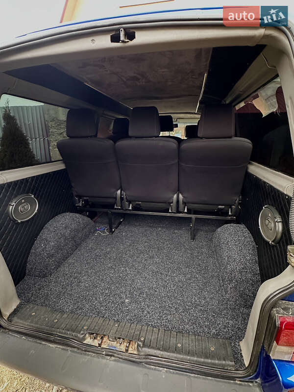 Мінівен Volkswagen Transporter 2003 в Нижніх Воротах