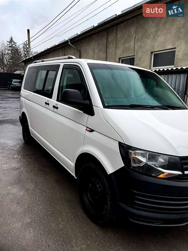 Минивэн Volkswagen Transporter 2016 в Дубно