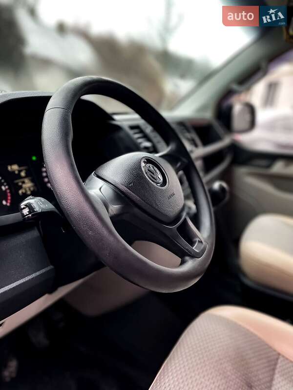 Минивэн Volkswagen Transporter 2016 в Дубно