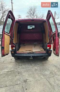 Грузовой фургон Volkswagen Transporter 2001 в 