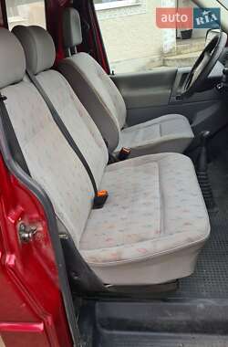 Грузовой фургон Volkswagen Transporter 2001 в 