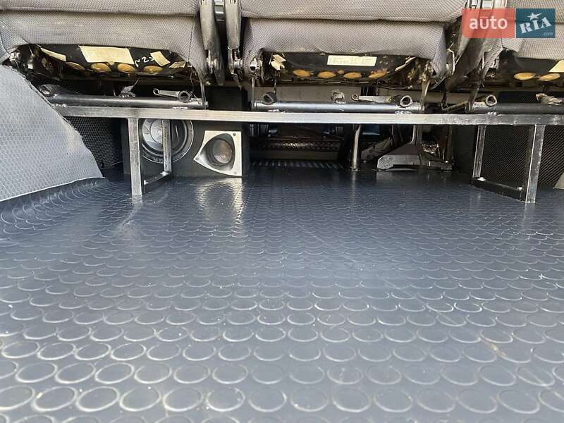 Минивэн Volkswagen Transporter 2001 в Косове