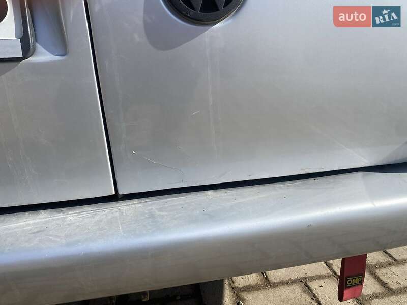Минивэн Volkswagen Transporter 2001 в Косове