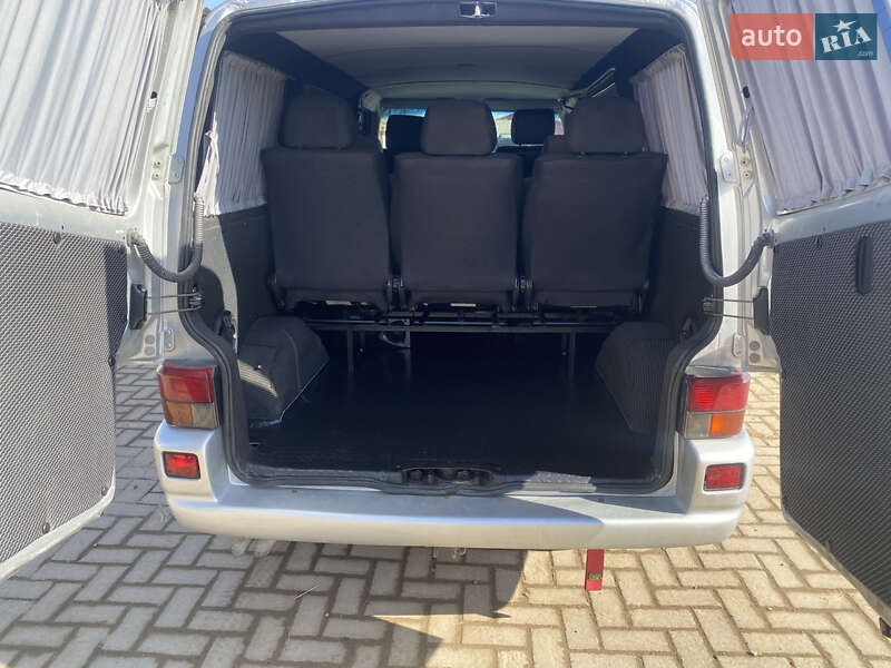 Минивэн Volkswagen Transporter 2001 в Косове