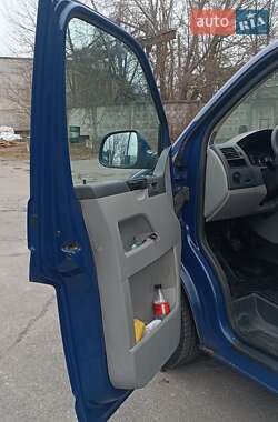 Минивэн Volkswagen Transporter 2011 в 