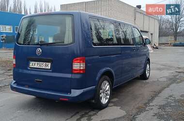 Минивэн Volkswagen Transporter 2011 в 