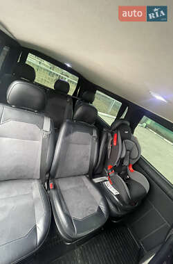 Минивэн Volkswagen Transporter 2018 в 