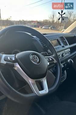 Минивэн Volkswagen Transporter 2017 в 