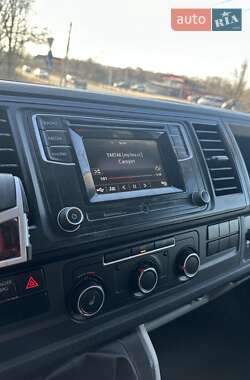 Минивэн Volkswagen Transporter 2017 в 