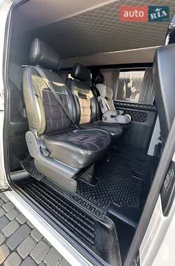 Минивэн Volkswagen Transporter 2017 в 