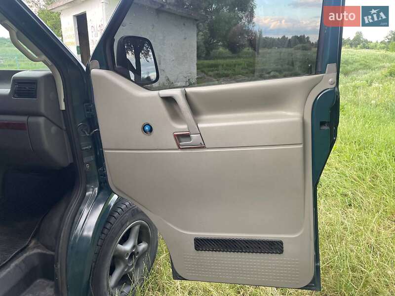Минивэн Volkswagen Transporter 2002 в Киеве