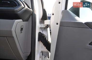 Грузовой фургон Volkswagen Transporter 2020 в 