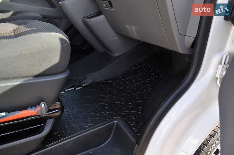 Вантажний фургон Volkswagen Transporter 2020 в Києві