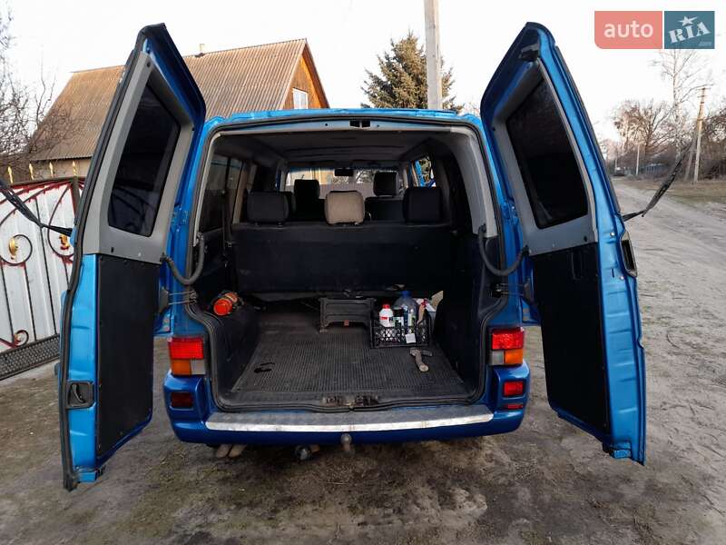 Минивэн Volkswagen Transporter 2003 в Черкассах
