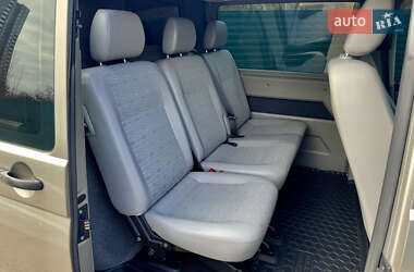 Минивэн Volkswagen Transporter 2010 в 
