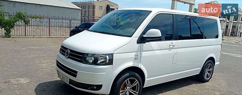 Минивэн Volkswagen Transporter 2010 в 