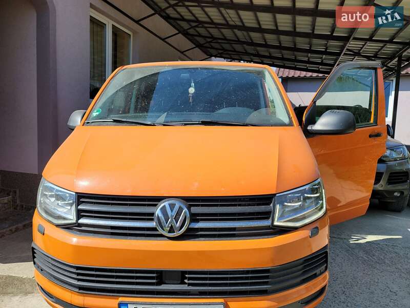 Минивэн Volkswagen Transporter 2017 в 