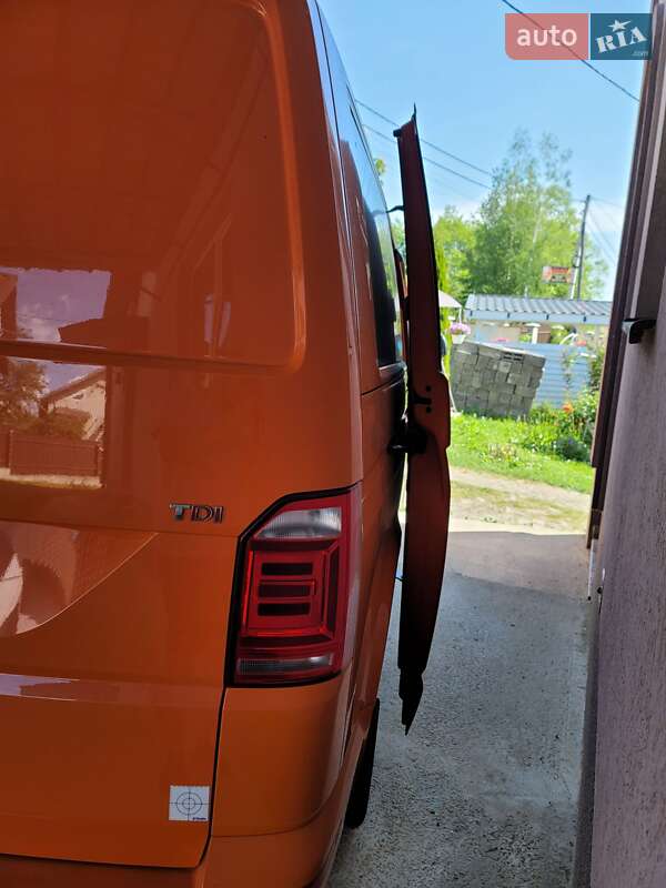 Минивэн Volkswagen Transporter 2017 в Ивано-Франковске