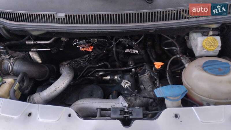 Минивэн Volkswagen Transporter 2005 в Тячеве