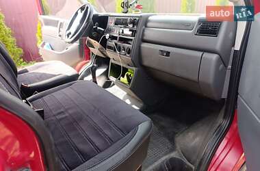 Грузовой фургон Volkswagen Transporter 2001 в 
