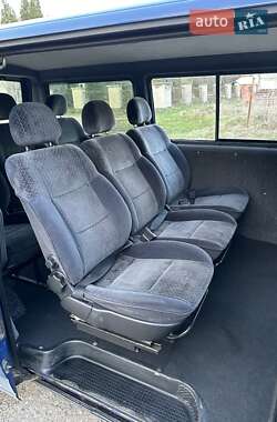 Минивэн Volkswagen Transporter 2000 в 