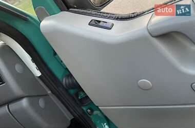 Минивэн Volkswagen Transporter 1998 в 