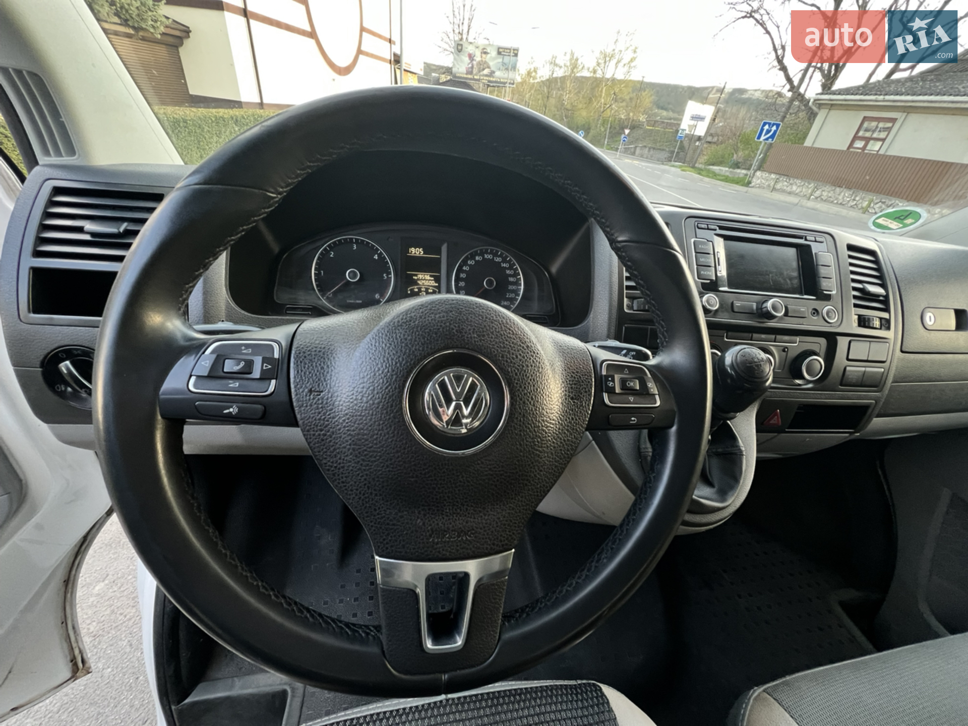 2010 Volkswagen Transporter - мініатюра 11