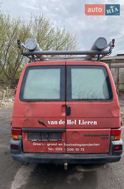 Грузовой фургон Volkswagen Transporter 2001 в 