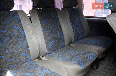 Мінівен Volkswagen Transporter 2000 в 