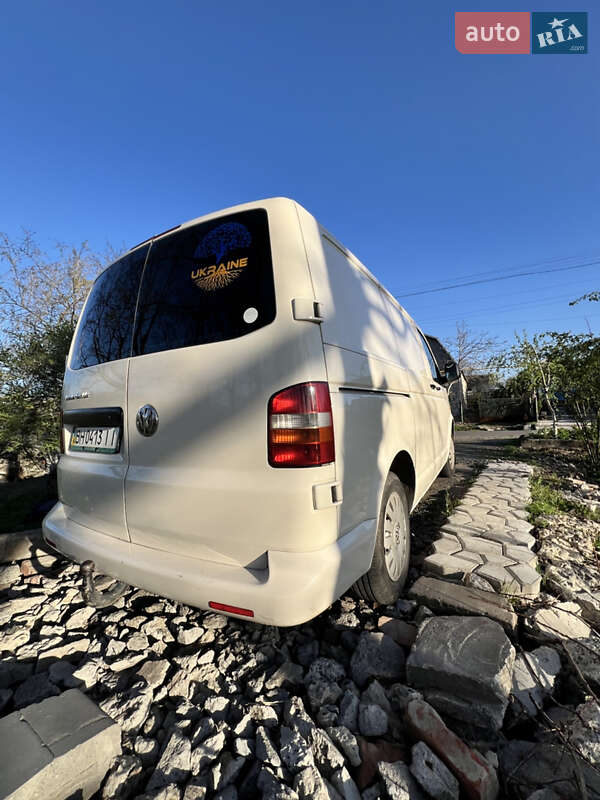 Грузовой фургон Volkswagen Transporter 2006 в Подольске