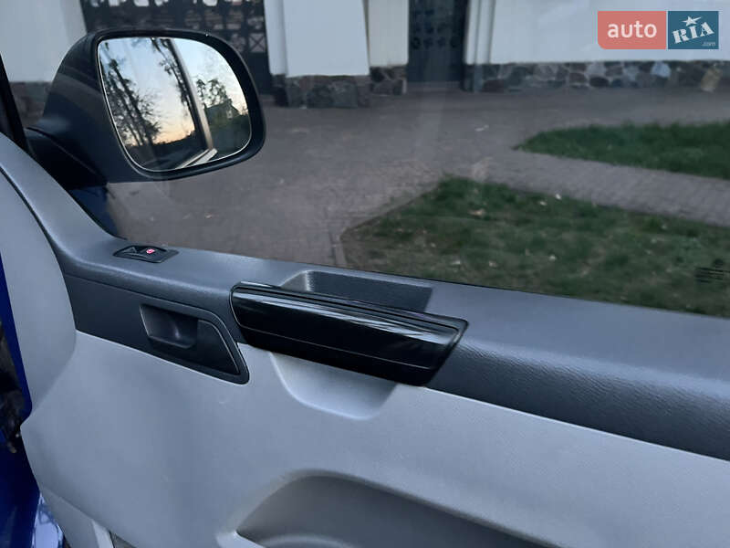 Минивэн Volkswagen Transporter 2012 в Киеве