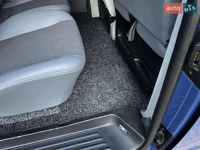 Минивэн Volkswagen Transporter 2012 в Киеве