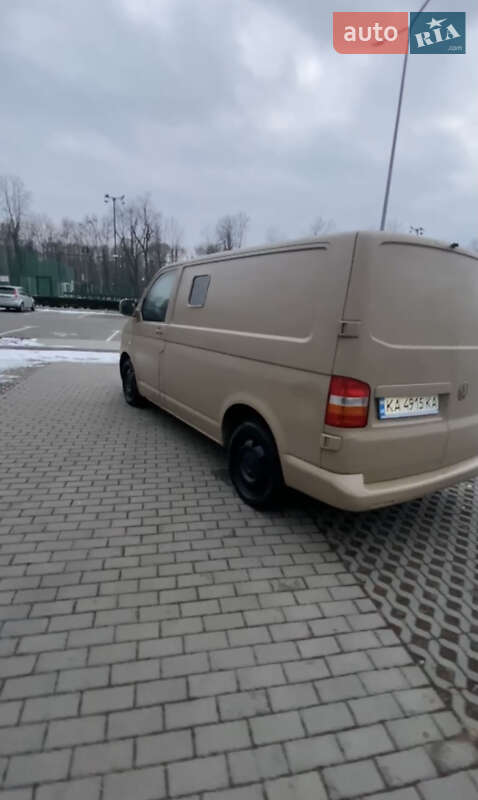 Вантажний фургон Volkswagen Transporter 2006 в Харкові