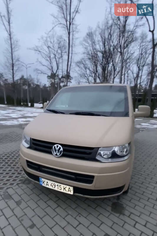 Вантажний фургон Volkswagen Transporter 2006 в Харкові