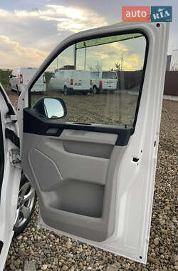Минивэн Volkswagen Transporter 2017 в 