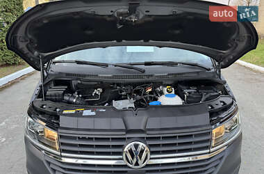 Вантажний фургон Volkswagen Transporter 2021 в 
