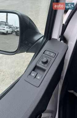 Минивэн Volkswagen Transporter 2015 в 