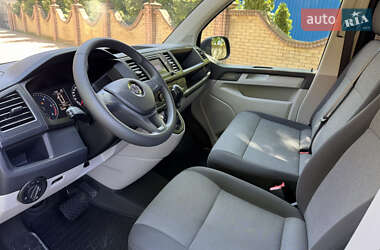 Минивэн Volkswagen Transporter 2017 в 