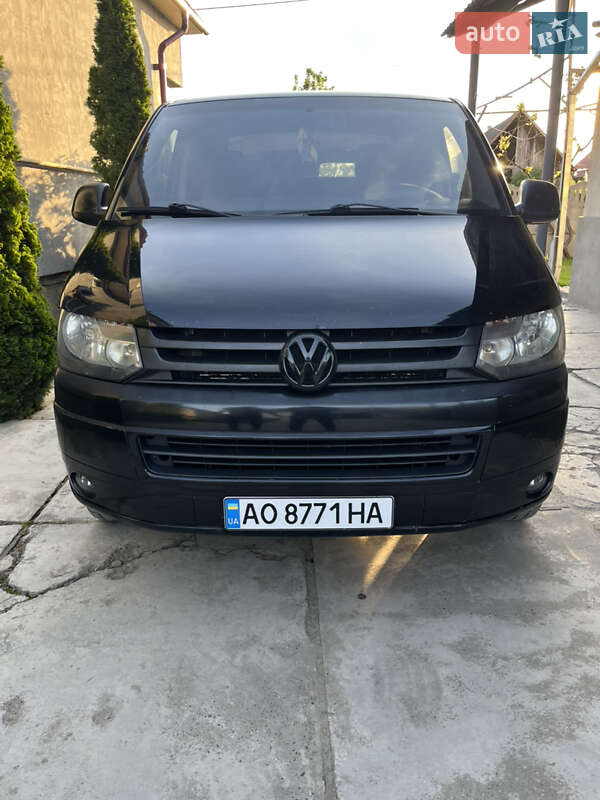 Вантажний фургон Volkswagen Transporter 2011 в Виноградові