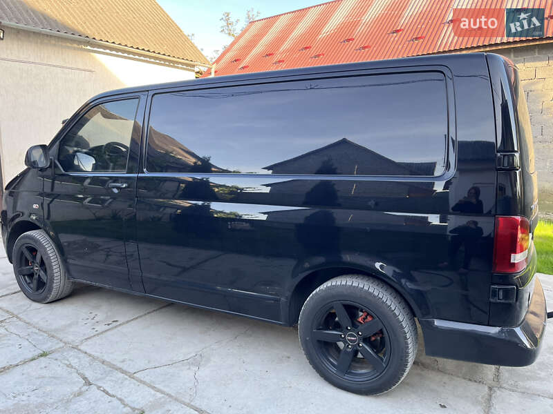 Вантажний фургон Volkswagen Transporter 2011 в Виноградові