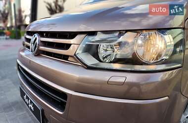 Минивэн Volkswagen Transporter 2010 в 